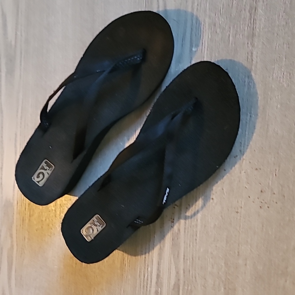 Teva Mush Wedge Flip Flop & Puma Fluff Flip Flop Size 10 - Picture 5 of 8